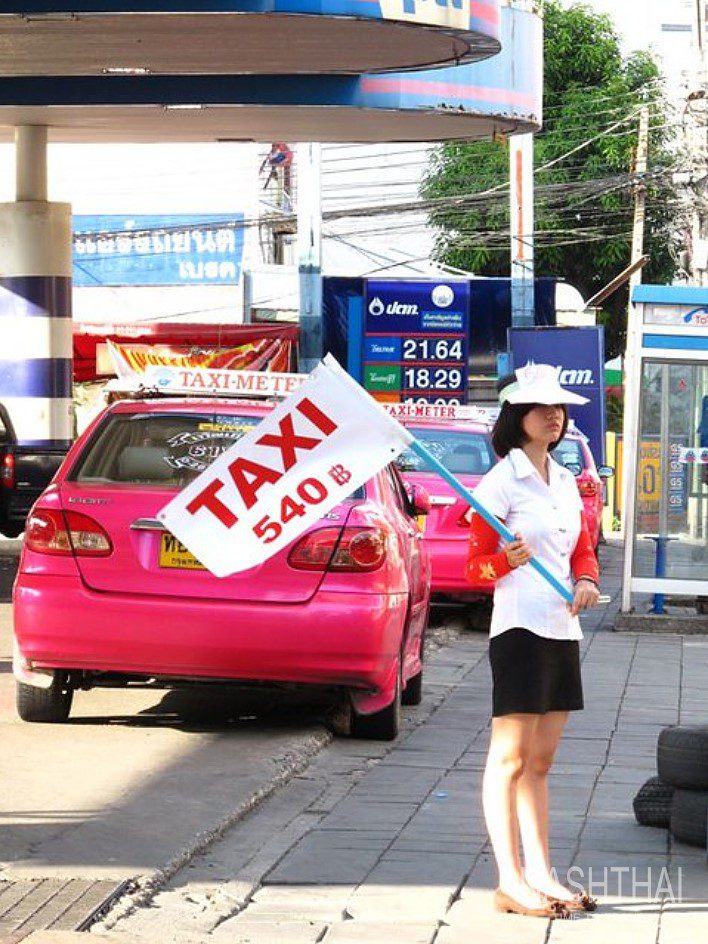 Предложение такси на Пхукете в Таиланде на улице